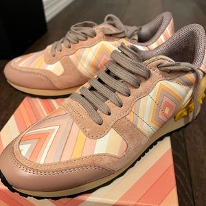 Valentino Garavani rock stud orange sneakers trainer. 💯 authentic. Size 6/36